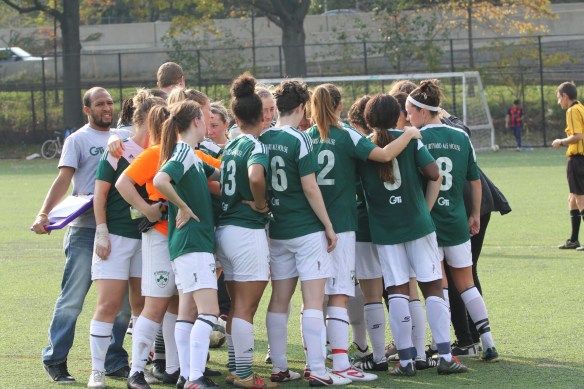 009-shamrocks-team-huddle